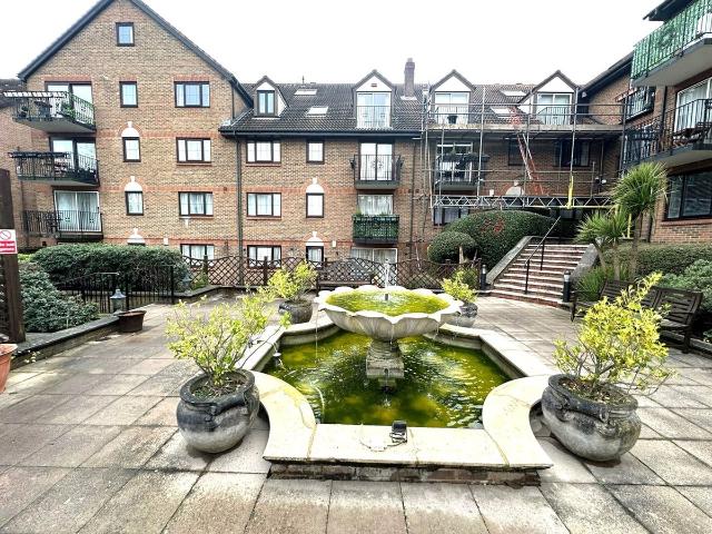 French Apartment, Lansdowne Road, Purley CR8, 2 bed flat to rent, £1,700 pcm | PrimeLocation