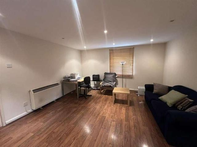 Frensham Court, Alwyn Gardens, Hendon, NW4