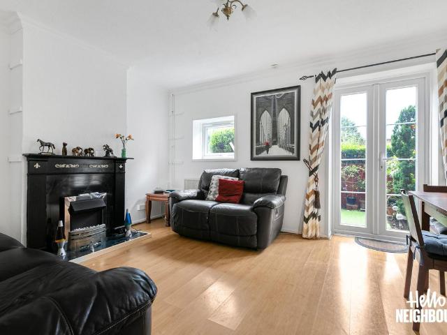 Frensham Drive, London SW15, 2 bed maisonette to rent, £2,100 pcm | PrimeLocation