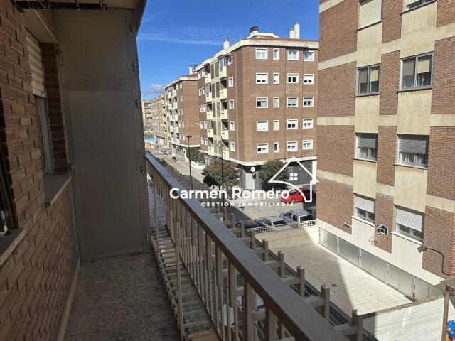 Frente Centro Comercial Vialia Estacion de Tren de Salamanca. Piso en Venta con Garaje