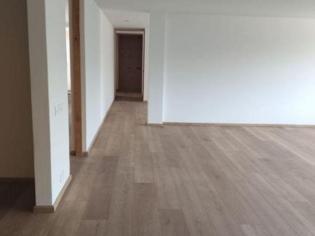 Frente a Pabellon Altavista, 180 mts 5to Piso Impecable, muy Iluminado Recien remodelado nuevo