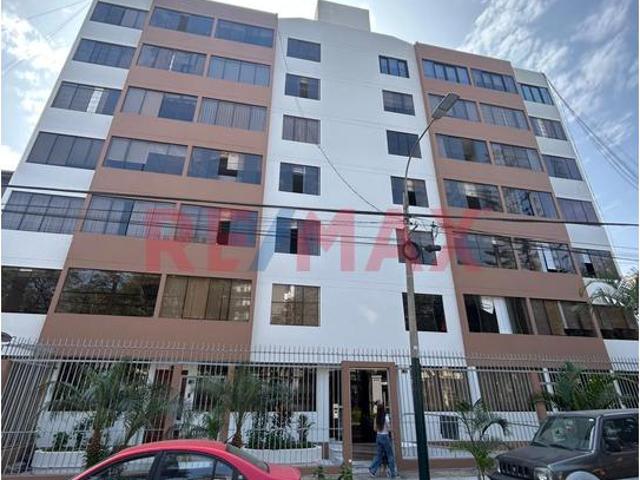 Frente A Parque! Departamento De 3 Dormitorios En Alquiler – Zona Tranquila Y Residencial