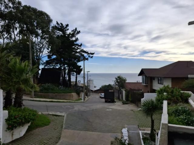Frente A Plaza, Vista Parcial Al Mar, Estilo Mediterraneo