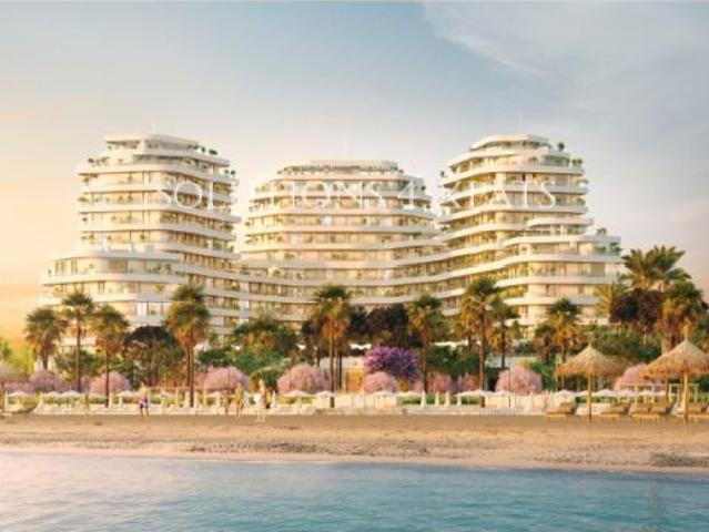 Frente al mar. Bellos apartamentos de lujo de 1, 2, 3 y 4 dormitorios frente al