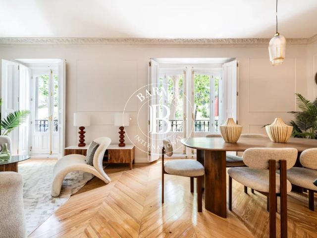 Frente al Retiro: Elegancia clásica y vistas privilegiadas e. 165m² Madrid