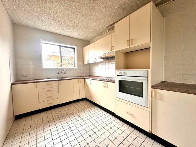 Fresh 2 Bedroom Unit in a Prime Location!