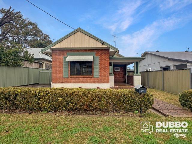 FRESH THREE BEDROOM IN SOUTH