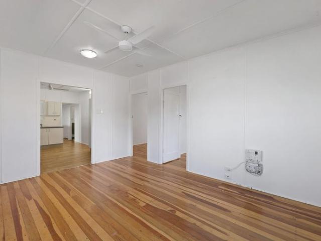 FRESH THREE BEDROOM PROPERTY WITH CHARM