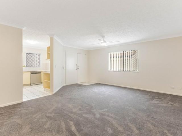 Fresh and Bright Ground Floor Unit