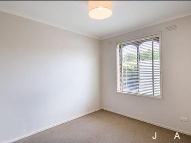 Fresh as a Yarraville Daisy!