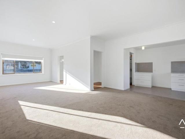 Fresh, Bright & Ready to Call Home – Ravenswood Road