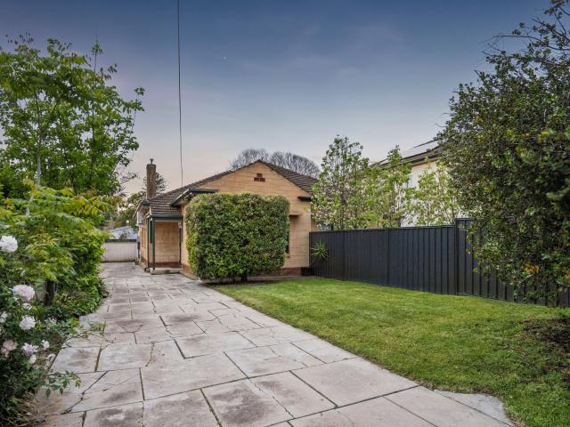 Fresh & Charming in Fullarton Move in Ready Gem