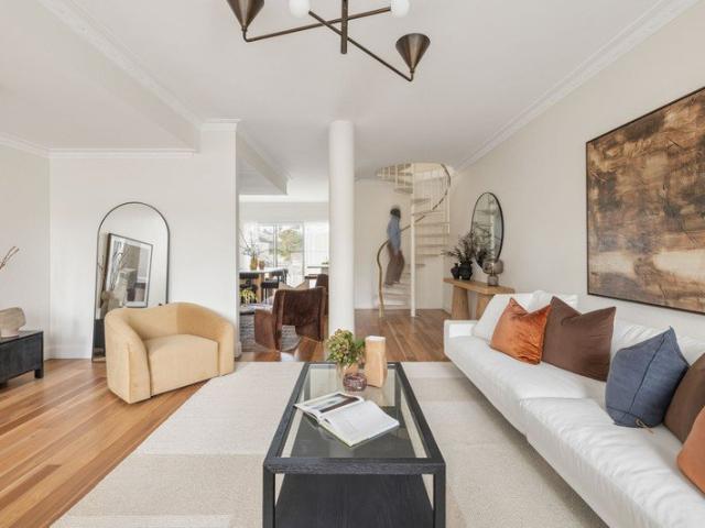 Fresh contemporary terrace / generous width / private garden
