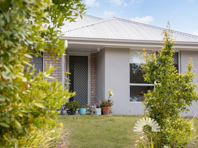 Fresh Family Living with Side Access on 633m²