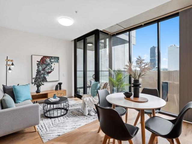 FRESH & FABULOUS UNFURNISHED 2 BEDROOMS ON FLINDERS