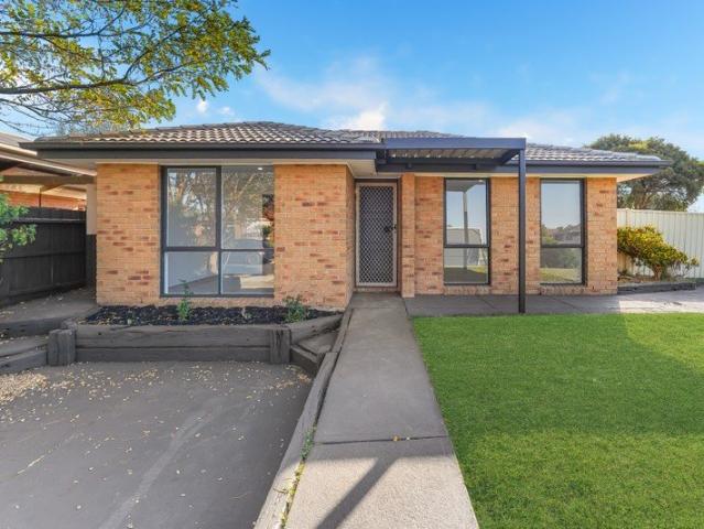 Fresh, Fabulous & Family Ready in Cranbourne North!