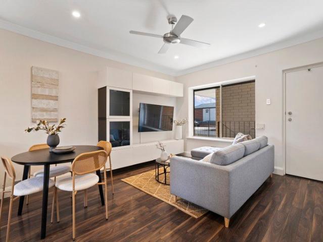 Fresh, Fuss Free Living Between the City & Sea