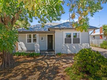 Potential Packed Opportunity on a Spacious 929sqm Block