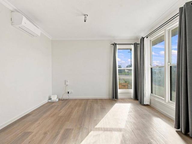 Fresh Interiors and Everyday Convenience in Morwell