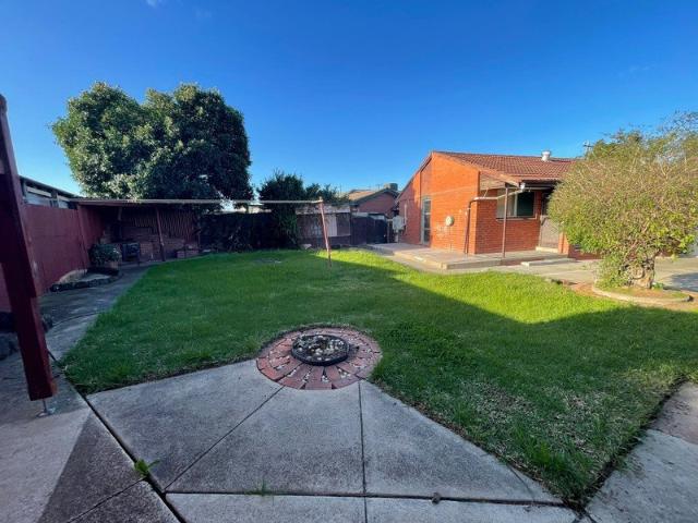 Fresh Interiors, Secure Yard & Plenty of Space