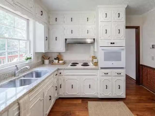 Fresh & Inviting Decatur Home Furnished Secure Free Wi Fi.