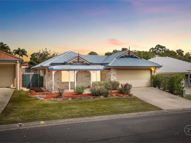 Fresh & Modern Family Living in North Lakes