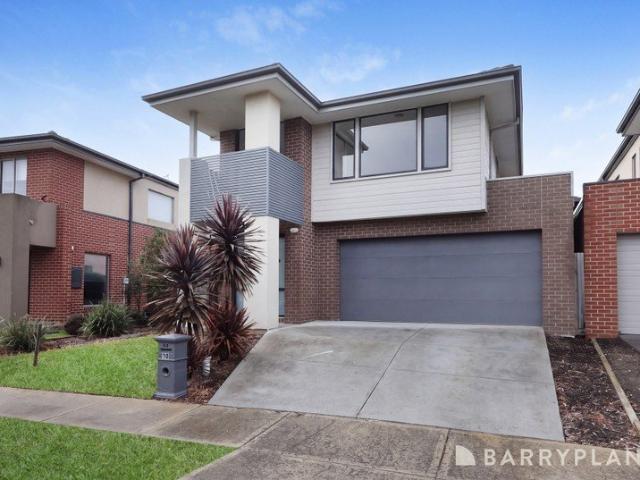 Fresh, Modern Family Living in Saltwater Coast Estate