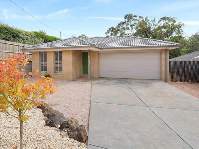 Fresh, Modern & Family Ready 4 Bedroom Home!