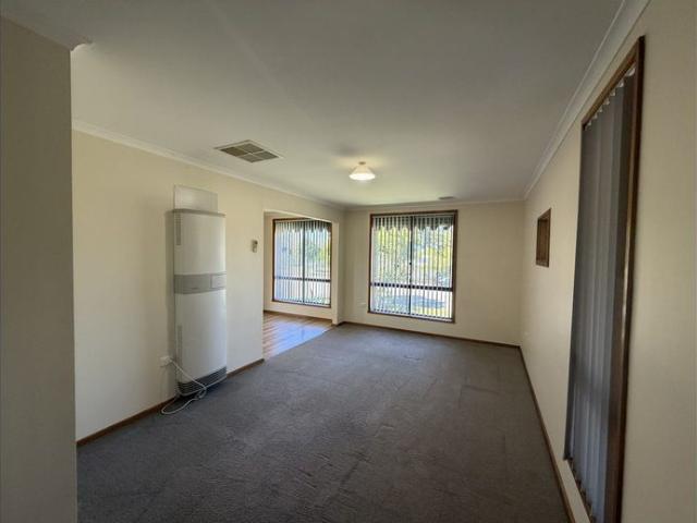 Fresh, Modern Living in a Quiet Court Location