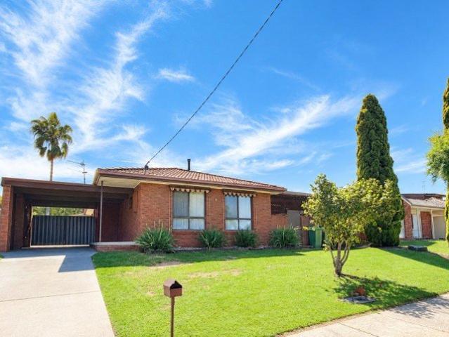 Fresh, Modern Living in a Quiet Court Location