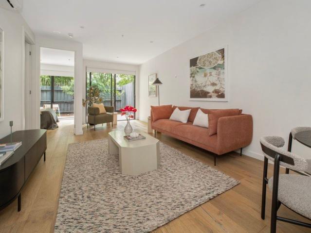 Fresh & Modern Spaces with Superb Alfresco