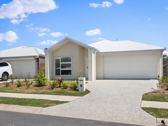 Fresh, Modern & Ready for Easy Bayside Living