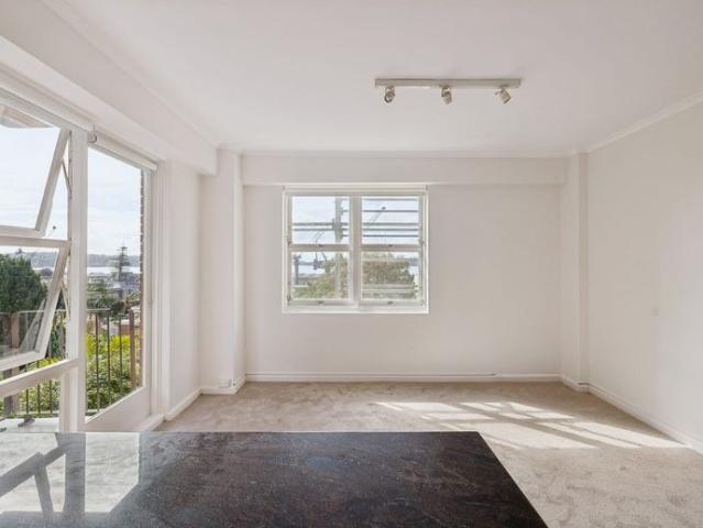 Fresh one bedroom home with harbour views