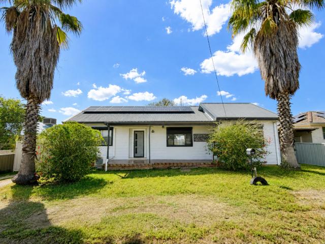 FRESH PAINT, NEW CARPETS – 4 BEDROOMS IN SOUTH TAMWORTH