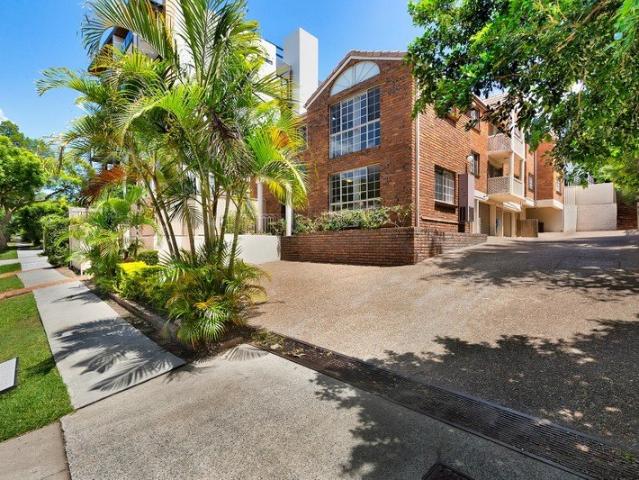 Fresh paint, spacious layout, ideal location perfection! Virtual Tour Available!