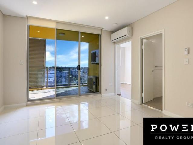 FRESH RENOVATED 2 BEDROOM UNIT IN HEART OF MERRYLANDS