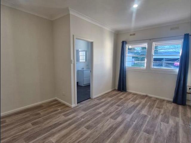 FRESH, RENOVATED & CLOSE TO EVERYTHING