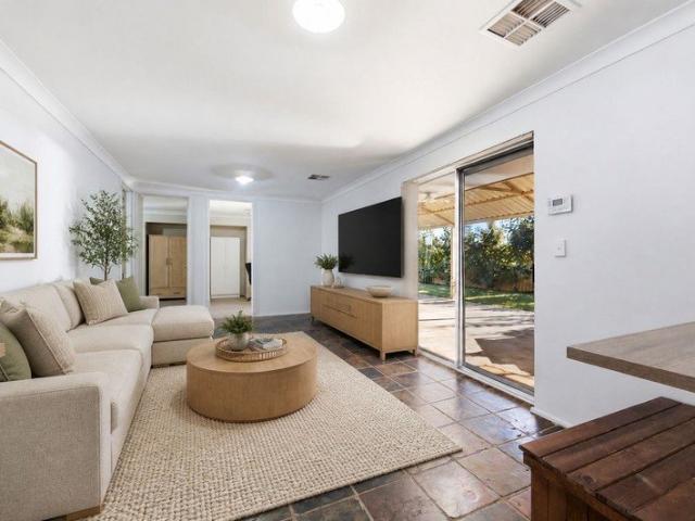 Fresh, Spacious & Perfectly Positioned!