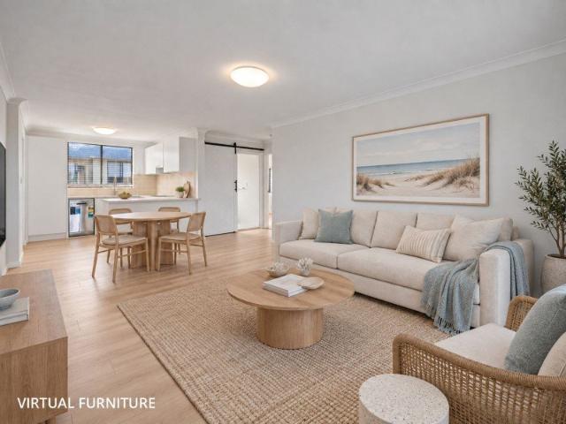 Fresh, Stylish Renovated Coastal Unit