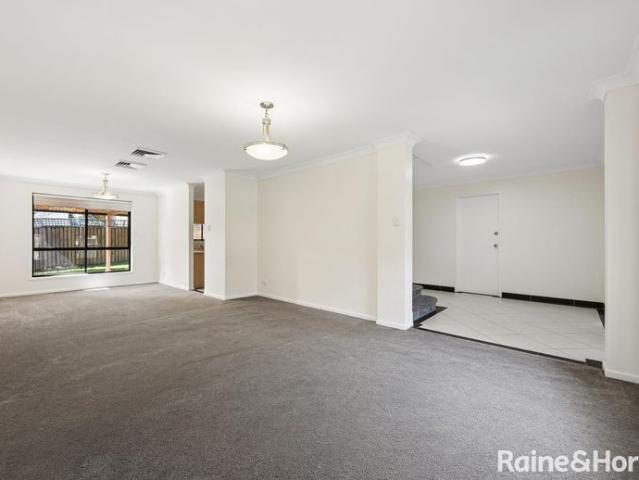 Freshly Carpeted & Painted Family Home in Rouse Hill