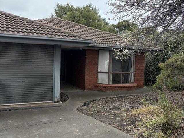 Freshly painted 3 bedroom family home