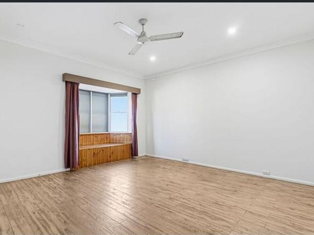 FRESHLY PAINTED 3 BEDROOM HOME