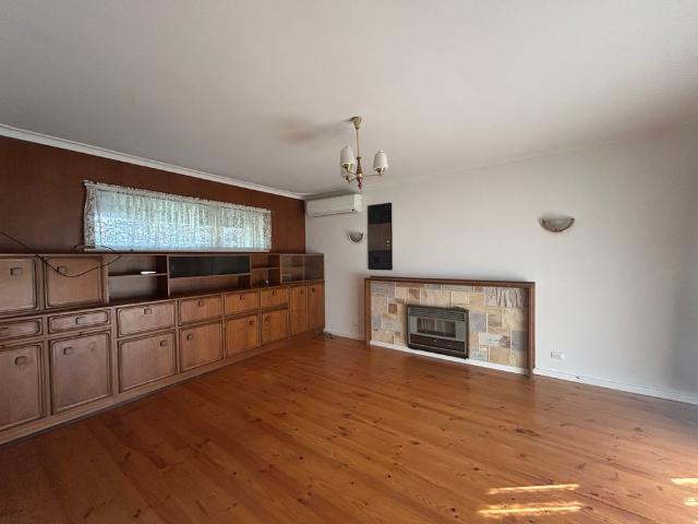 Freshly Painted 3 Bedroom Home in Convenient Plympton Location