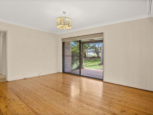 Freshly painted 3 Bedroom Home in Prime Mount Warrigal Location