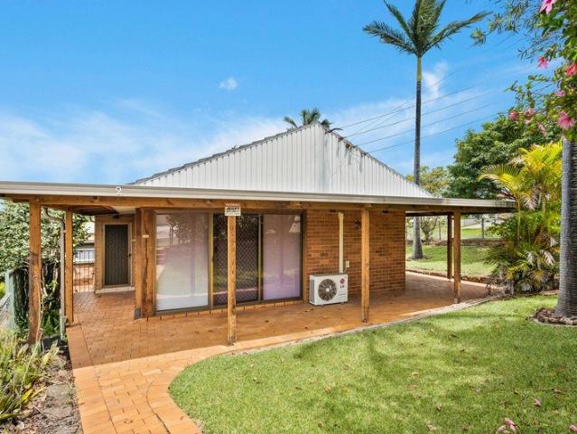 Freshly painted 3 Bedroom Home in Prime Mount Warrigal Location