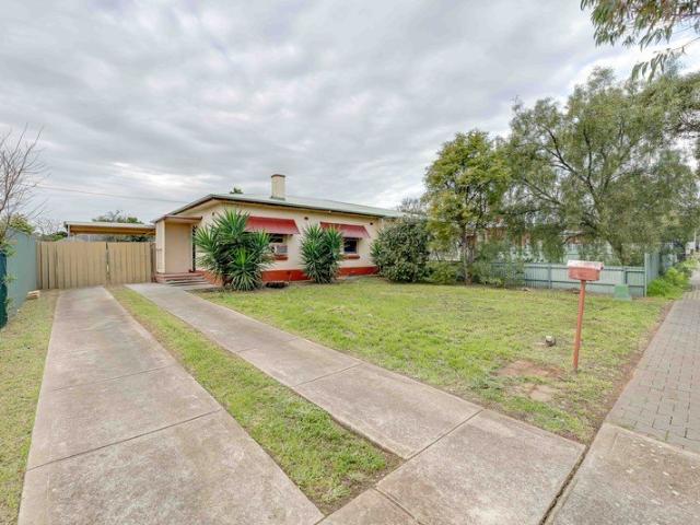 FRESHLY PAINTED 3 BEDROOM HOME WITH SPACE TO ENJOY