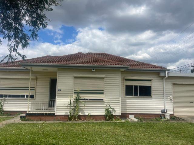 Freshly Painted 3 Bedroom House