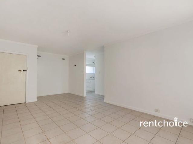 Freshly painted 2 x 1 apartment
