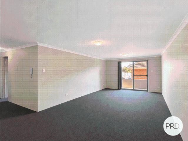 Freshly Painted 2 Bedroom Apartment in Liverpool!