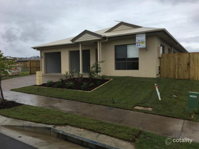 FRESHLY PAINTED 4 BEDROOM DUPLEX!